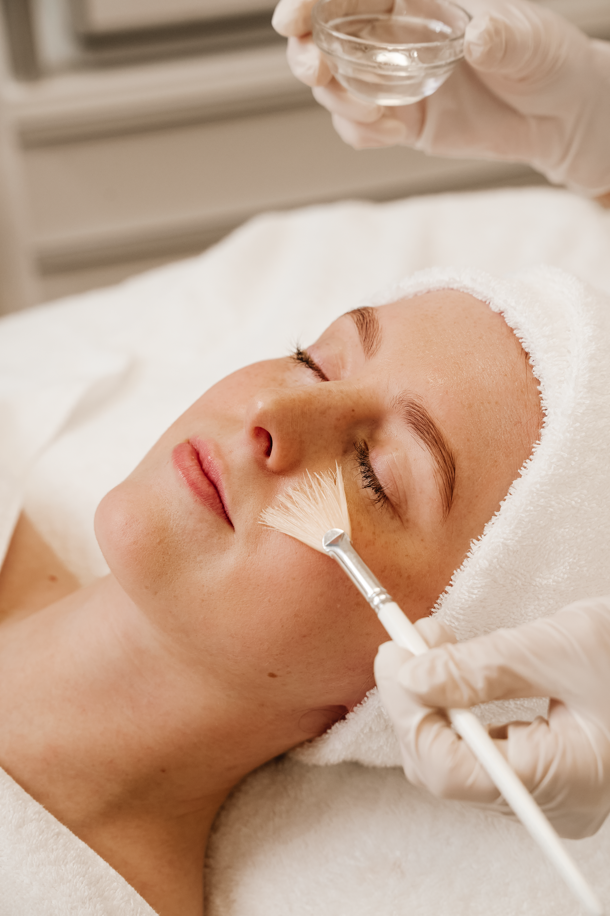 Hydrafacial Gesichtsbehandlung für strahlende Haut bei Dermakosmetik München