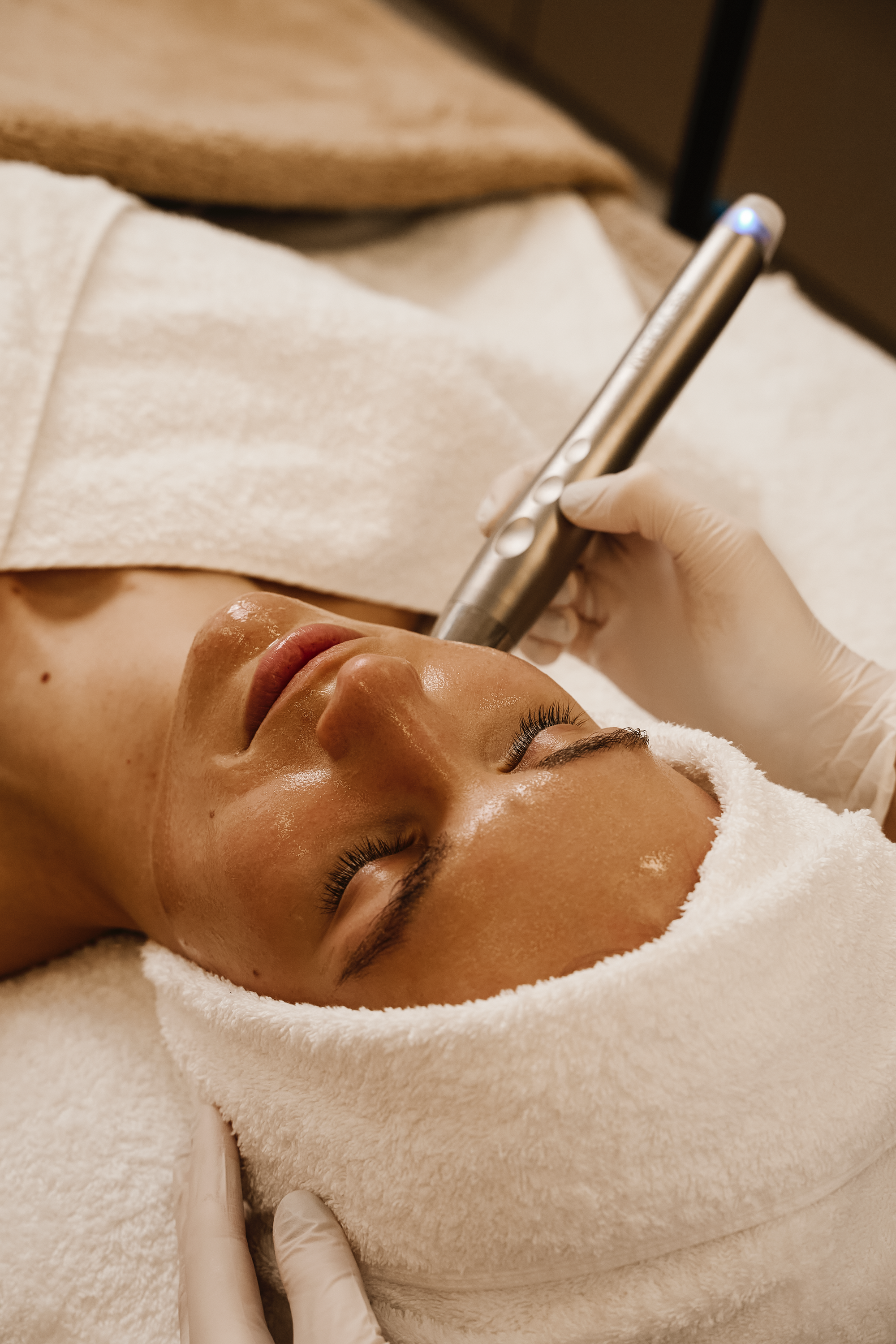 Ultraschall Hautverjüngung zur Straffung der Haut in München