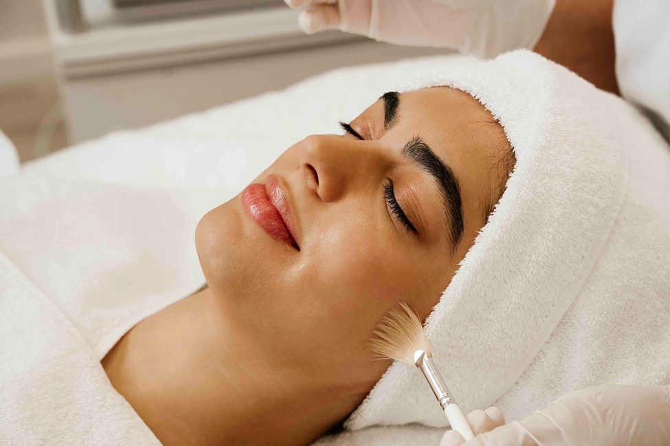 Fruchtsäure Behandlung bei Kosmetikerin in München